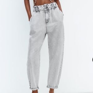 Zara High Rise Paperbag Tapered Ankle Jean